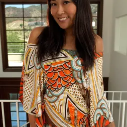 Kaylee Hilton en Esposa humillada (foto 1) Kaylee Hilton en 'Kink' Esposa humillada (Miniatura 1)