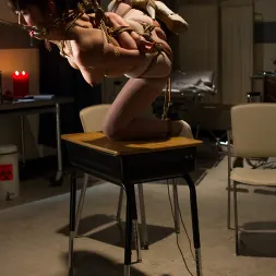 Marica Hase に プレデターゲーム - HogTied BDSMファンタジーフィーチャームービー、Marica Hase出演 (写真 4) Marica Hase に 'Kink' プレデターゲーム - HogTied BDSMファンタジーフィーチャームービー、Marica Hase出演 (サムネイル 4)