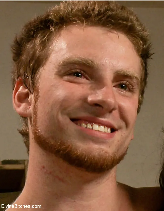 Annie Cruz に 'Cuckold Gangbang' from 'Kink' (写真 15) Kink 'Cuckold Gangbang' 主演 Annie Cruz (写真 15)