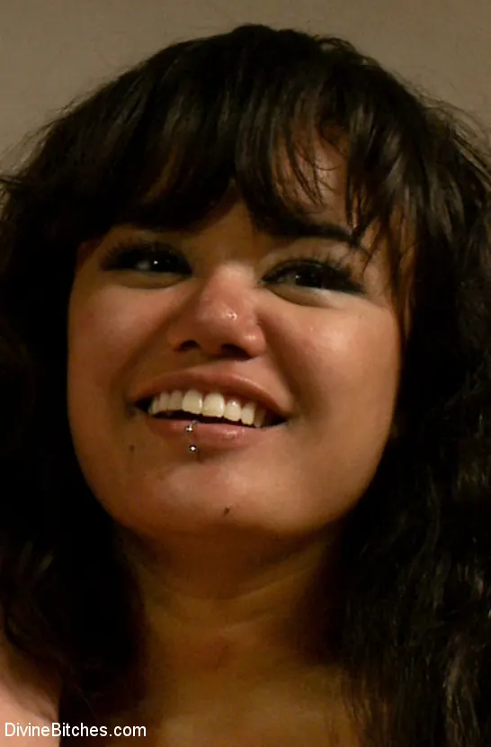 Annie Cruz に 'Cuckold Gangbang' from 'Kink' (写真 16) Kink 'Cuckold Gangbang' 主演 Annie Cruz (写真 16)