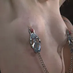 Maya Kendrick en 'Kink' gets her whore holes fucked and flogged in bondage (Miniatura 4)