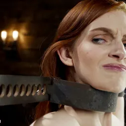 Maya Kendrick en 'Kink' Puta pelirroja es destruida en esclavitud diabólica (Miniatura 1)