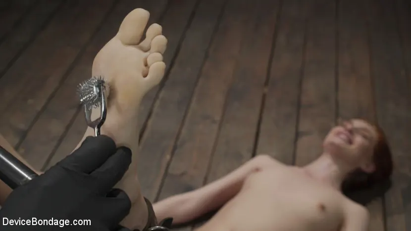 Kink '赤毛の女は、悪魔的な束縛で破壊されます' 主演 Maya Kendrick (写真 18)