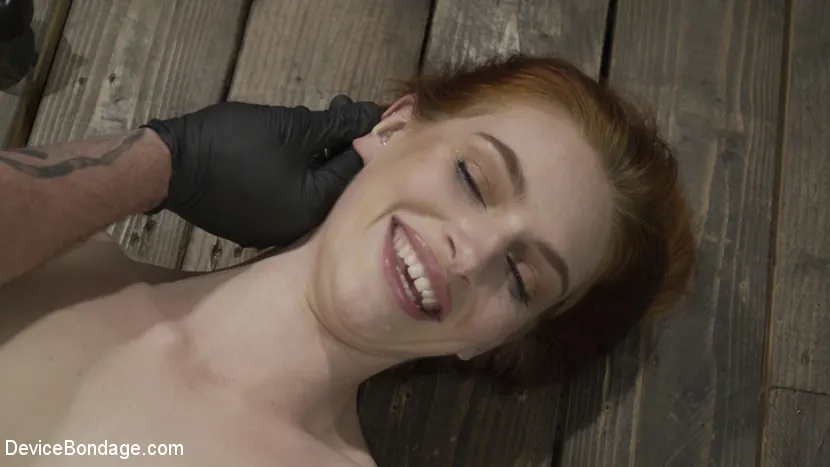 Kink '赤毛の女は、悪魔的な束縛で破壊されます' 主演 Maya Kendrick (写真 24)