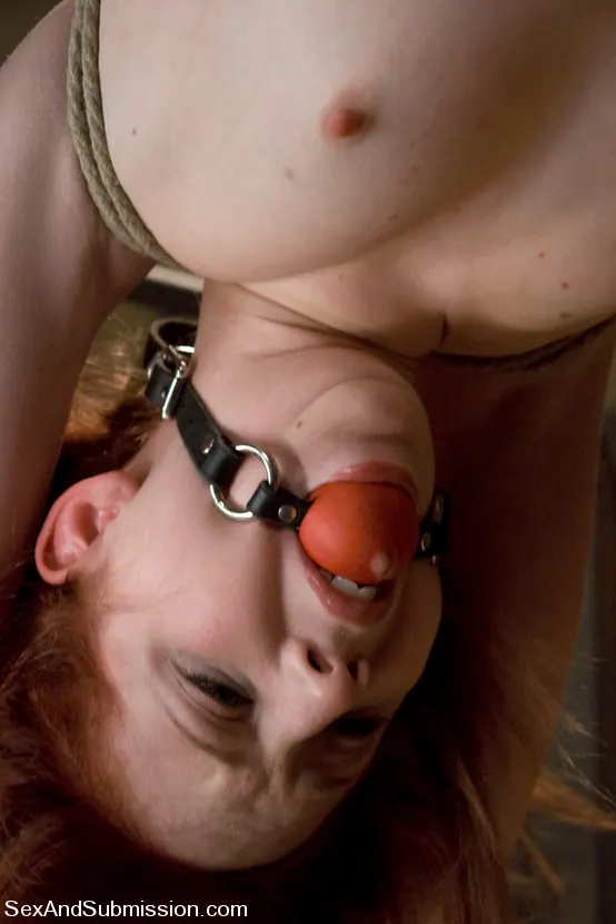 Megan Murray in 'Tiny Holes' from 'Kink' (Photo 3) Kink 'Tiny Holes' starring Megan Murray (Photo 3)
