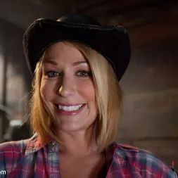 Mellanie Monroe en 'Kink' Tetas grandes, culo grande, orgasmos grandes (Miniatura 8)