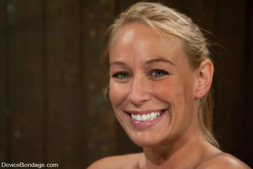 Kink 'Look at that PHAT ass! Yummy!' starring Mellanie Monroe (Photo 7)