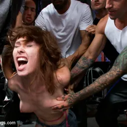 Melody Jordan in Road Trippin' - Featuring Melody Jordan's First GangBang (Photo 17) Melody Jordan in 'Kink' Road Trippin' - Featuring Melody Jordan's First GangBang (Thumbnail 17)