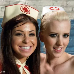 Mia Gold en 'Kink' Enfermeras anales de látex (Miniatura 14)