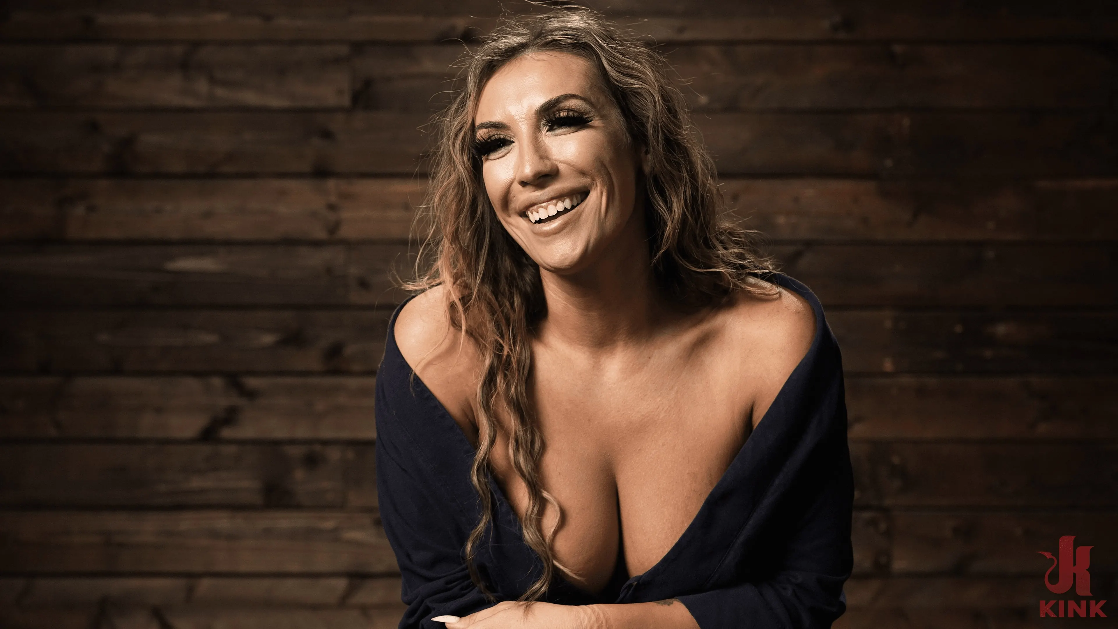 Kink 'Zorra insaciable es domada con esclavitud y tormento' protagonizando Mia James (foto 1)