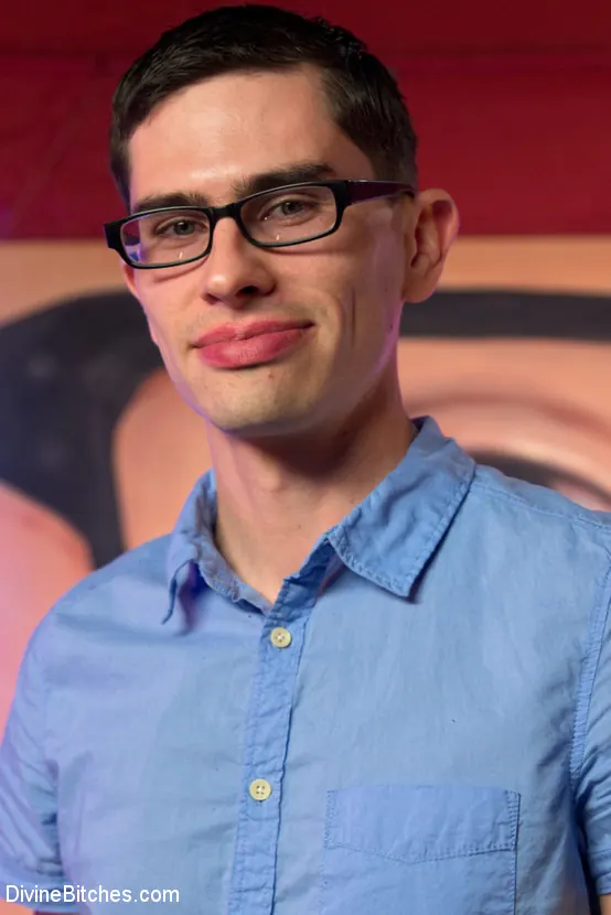 Kink 'Princesa malcriada cornuda' protagonizando Mia Li (foto 2)