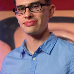 Mia Li en 'Kink' Princesa malcriada cornuda (Miniatura 2)