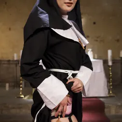 Mia Li en 'Kink' Monjas traviesas: ¡Los malos hábitos son difíciles de erradicar! (Miniatura 1)