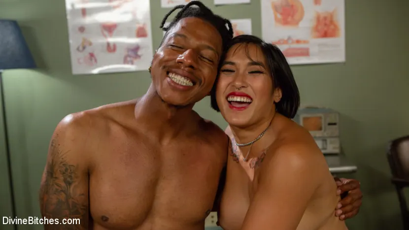 Mia Little に '医者の命令:医者の女王ミア・リトルは新しい患者を支配する' from 'Kink' (写真 15) Kink '医者の命令:医者の女王ミア・リトルは新しい患者を支配する' 主演 Mia Little (写真 15)