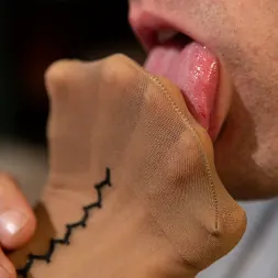 Mia Little に 'Kink' teaches clueless loser Ruckus how to serve Women (サムネイル 2)