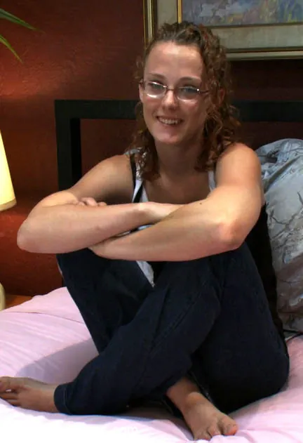 Michelle en 'CHICA AMATEUR - ¡SU PRIMERA PORNO!' from 'Kink' (foto 10) Kink 'CHICA AMATEUR - ¡SU PRIMERA PORNO!' protagonizando Michelle (foto 10)