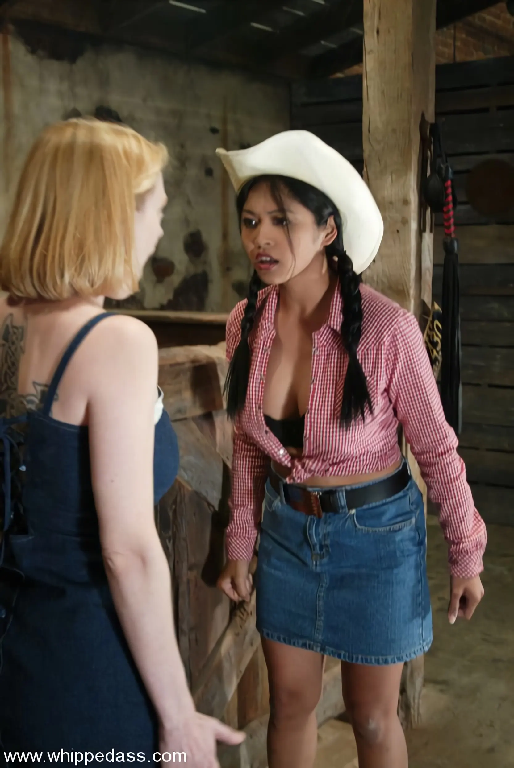 Kink 'Darling and Mika Tan' starring Mika Tan (Photo 1)