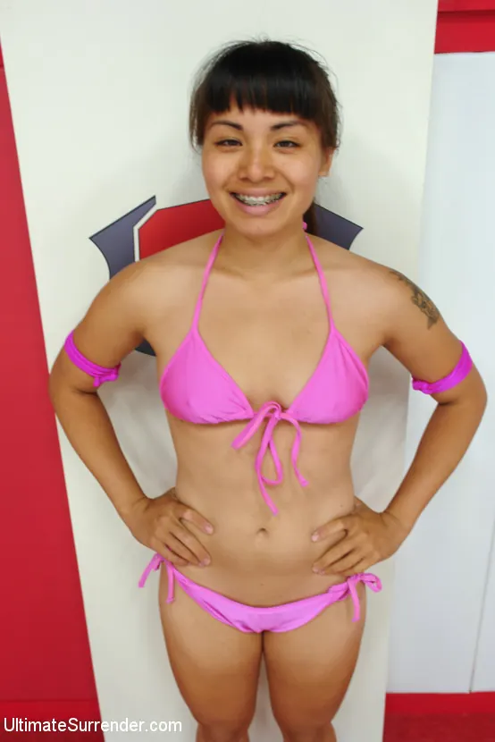 Kink 'La venganza de verano de la persuasión asiática Mia Li se enfrenta a Milcah Halili' protagonizando Milcah Halili (foto 9)