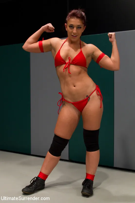 Kink '¡¡¡COMIENZA LA TEMPORADA 10!!! La nueva luchadora sexy Mischa Brooks' protagonizando Mischa Brooks (foto 1)