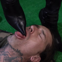 Mistress Blunt に 'Kink' スナード、パート1:愛人鈍い彼女のおもちゃをトラップ! (サムネイル 11)