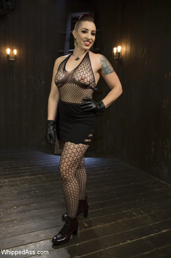 Kink 'Dyke Bar LIVE!!!' starring Mistress Kara (Photo 18)