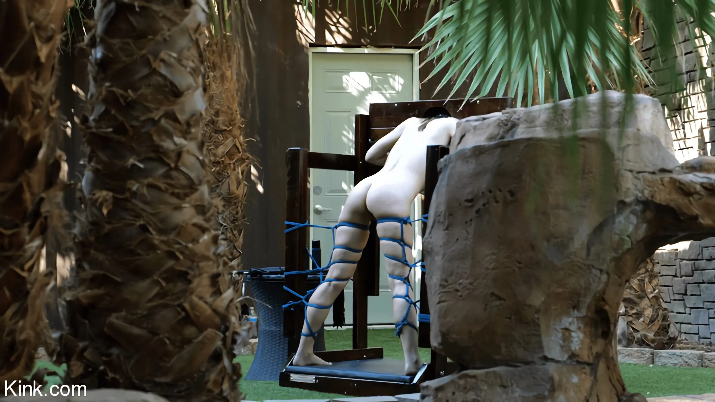 Mistress Tangent に 'レベッカの前衛はセクシーな愛人の接線を喜ばせることを熱望しています' from 'Kink' (写真 17) Kink 'レベッカの前衛はセクシーな愛人の接線を喜ばせることを熱望しています' 主演 Mistress Tangent (写真 17)