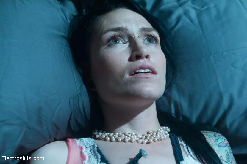 Kink 'Electrocock Therapy' starring Mizz Amanda Marie (Photo 19)