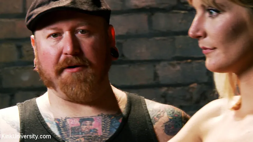 Kink 'Asymmetric Bondage with Boss Bondage' starring Mona Wales (Photo 2)