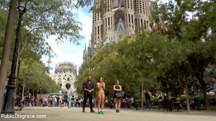 Kink 'Carolina Abril Gets Down on Her Knees and Prays for Huge Cock' starring Mona Wales (Photo 4)