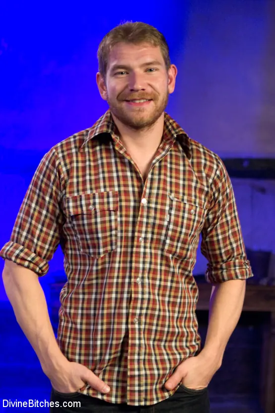 Kink 'Going Deep' starring Mona Wales (Photo 2)