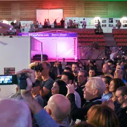 Mona Wales in 'Kink' Little Whore Draws a Huge Crowd (Thumbnail 12)