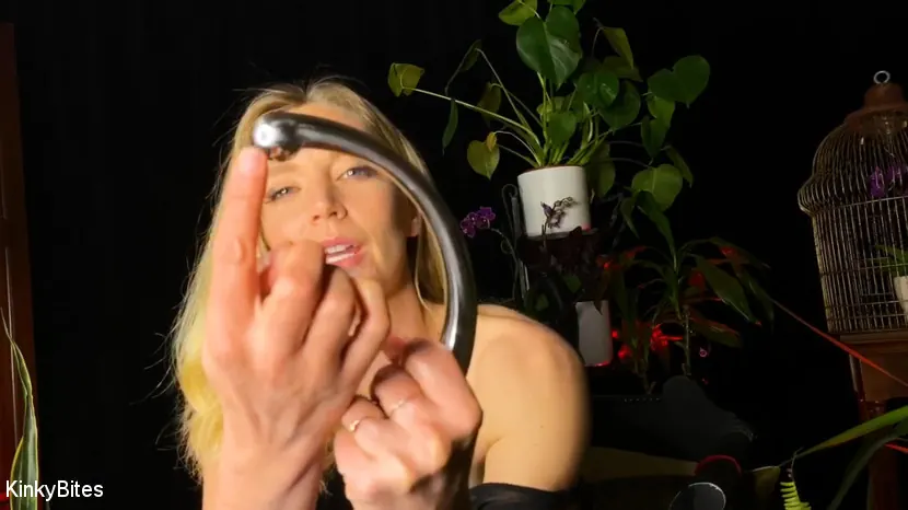 Kink 'Mona Wales: A Desire For Servitude' starring Mona Wales (Photo 12)