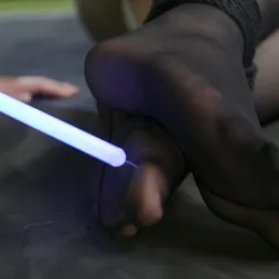 Mona Wales に 'Kink' 自然な生まれのElectroslut：ブロンドの爆弾のための最初のポルノのシュート (サムネイル 5)