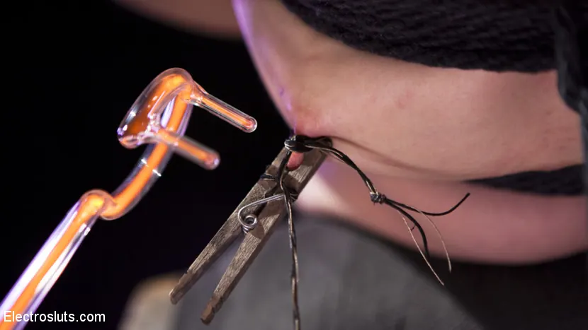 Kink 'Pain Slut Pushed to Limits by Electro Latex Dominatrix' starring Mona Wales (Photo 6)