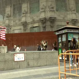 Mona Wales en 'Kink' ¡¡¡Turista americana guarrilla se deshonra públicamente!!! (Miniatura 8)