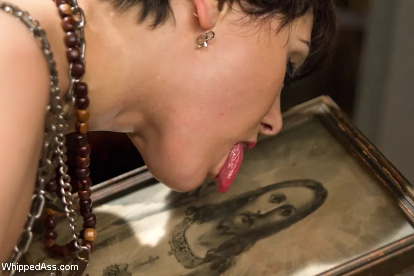 Kink 'The Holiest of Holes: Anal Lesbian Blasphemy!' starring Mona Wales (Photo 4)