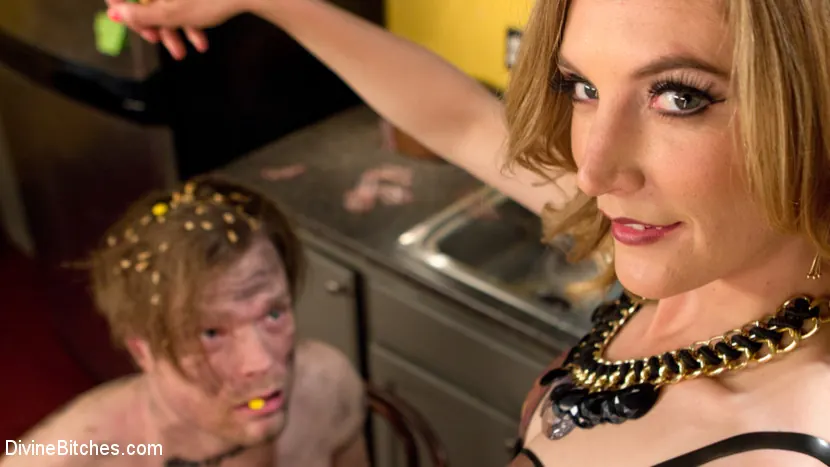 Kink 'El marido mimado de Stepford' protagonizando Mona Wales (foto 3)