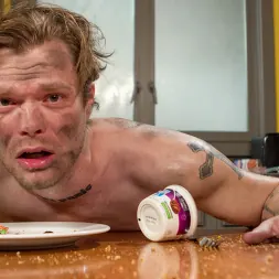 Mona Wales en 'Kink' El marido mimado de Stepford (Miniatura 4)