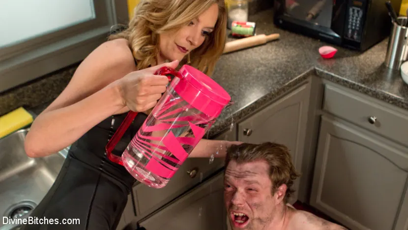 Kink 'El marido mimado de Stepford' protagonizando Mona Wales (foto 7)