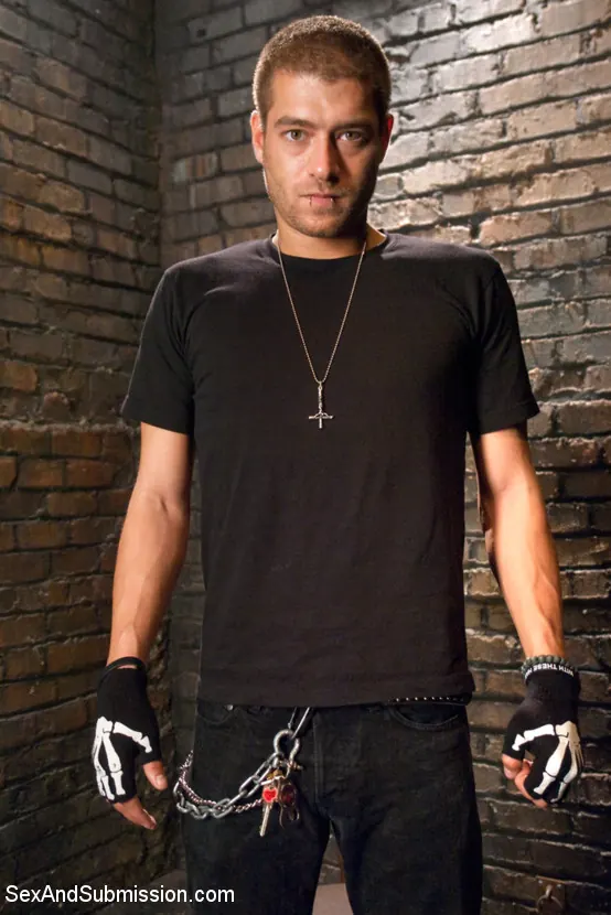 Kink 'The Submission of Mona Wales' starring Mona Wales (Photo 1)