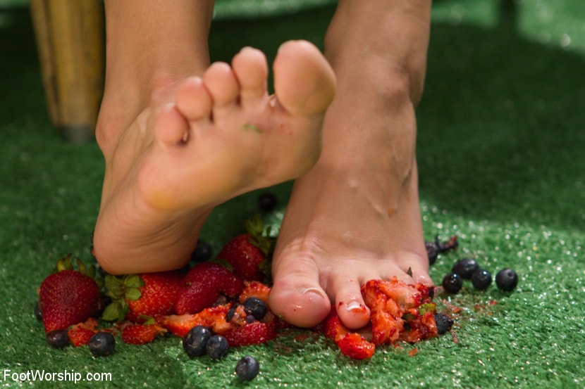 Kink 'Lesbian Strawberry Foot Food Crushing!' starring Monique Alexander (Photo 5)
