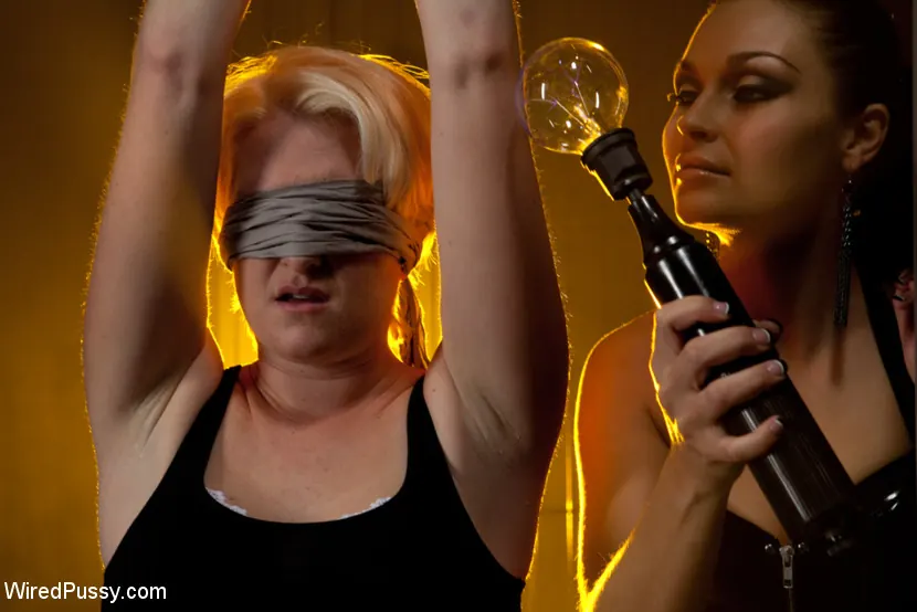 Ms Kim en 'Mis disculpas' from 'Kink' (foto 2) Kink 'Mis disculpas' protagonizando Ms Kim (foto 2)