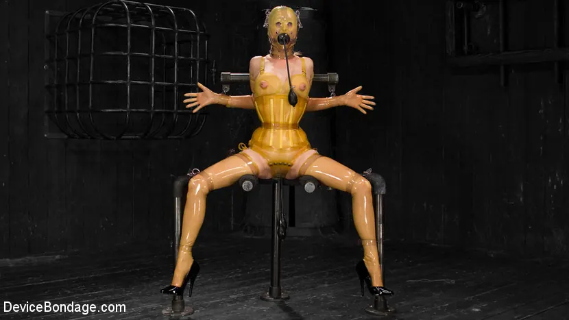 Kink 'Fragmentos VIII' protagonizando Mz Berlin (foto 20)