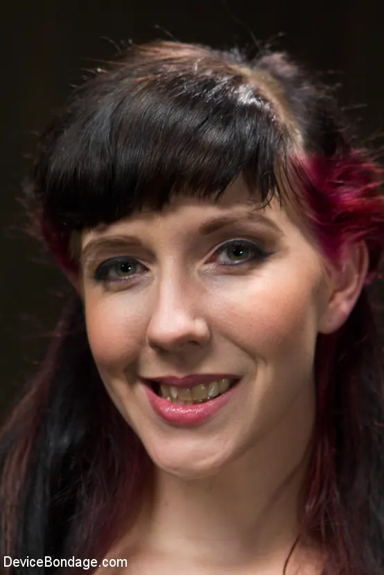 Mz Berlin in 'Nerine Mechanique - Edited Live Show' from 'Kink' (Photo 1) Kink 'Nerine Mechanique - Edited Live Show' starring Mz Berlin (Photo 1)