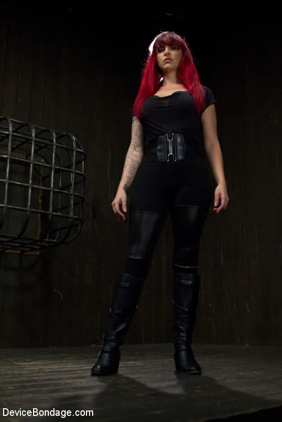 Mz Berlin in 'Nerine Mechanique - Edited Live Show' from 'Kink' (Photo 2) Kink 'Nerine Mechanique - Edited Live Show' starring Mz Berlin (Photo 2)