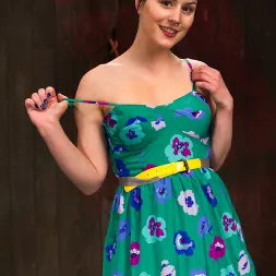 Mz Berlin en 'Kink' Nikki Darling y Katharine Cane - Show en vivo completo y editado (Miniatura 1)