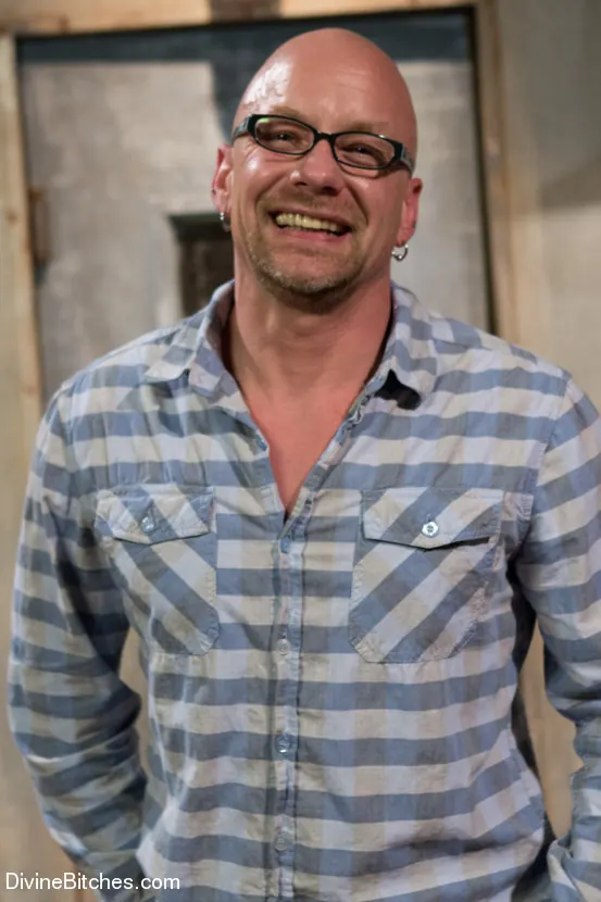 Kink '¡Bienvenida Mz Berlin a Divine Bitches!' protagonizando Mz Berlin (foto 7)