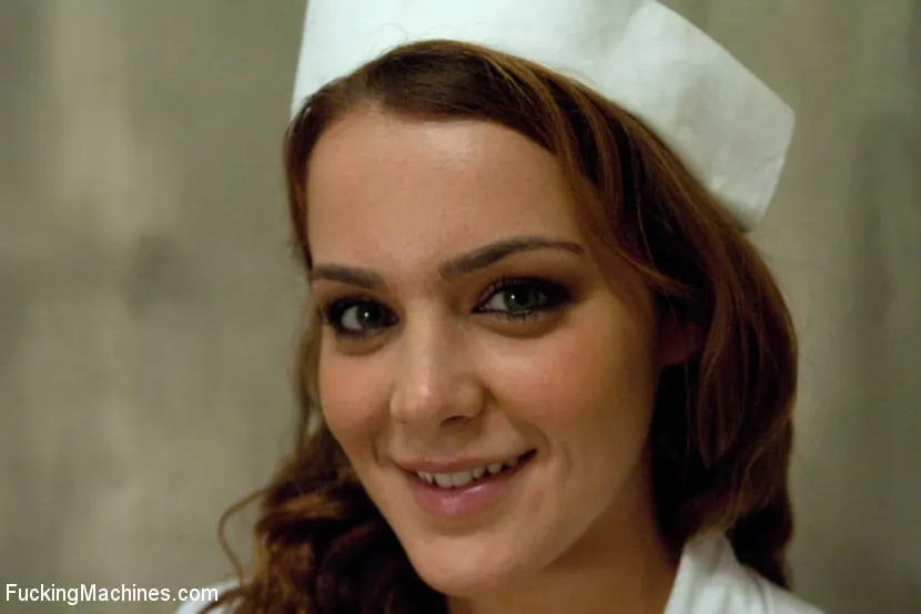 Kink 'No puedes ver el consolador porque está enterrado en su coño' protagonizando Natasha Nice (foto 2)