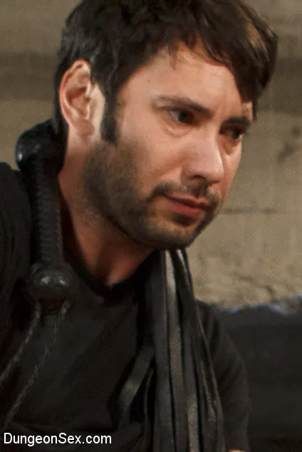 Natasha Starr en 'Primera vez follada en bondage' from 'Kink' (foto 10) Kink 'Primera vez follada en bondage' protagonizando Natasha Starr (foto 10)