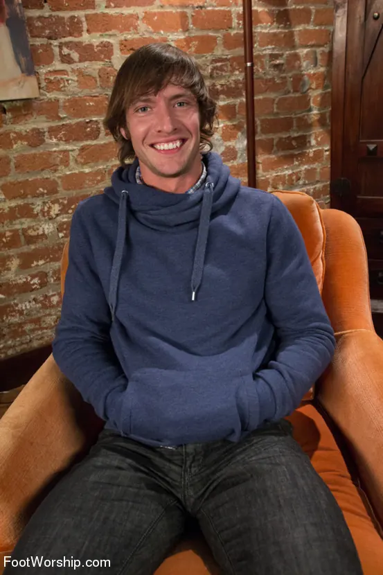 Kink '¡Peeping Tom está hecho para tener sexo pervertido con los pies con una hermosa diosa de los pies!' protagonizando Natasha Starr (foto 1)